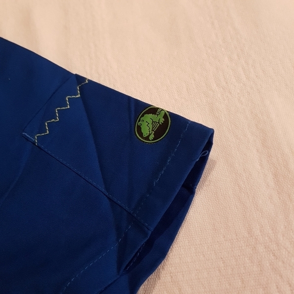 Crocs women's size Large blue scrub top, NWT - Picture 2 of 4